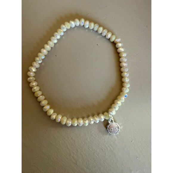 Liza’s | Cream Sparkle Beaded Bracelet - Picture 3 of 5